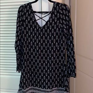 Patterned v neck dress